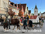 Am Samstag des letzten Oktoberwochenende findet in der Brucker Innenstadt wieder die traditionelle Leonhardifahrt statt (©Foto: Martin Schmitz)
